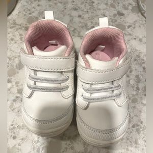 Stride rite size 4 white with pink accent EUC